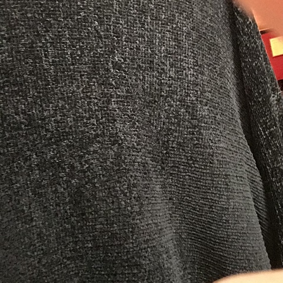 Elegant/ casual Revamped sweater sz medium - Picture 6 of 7